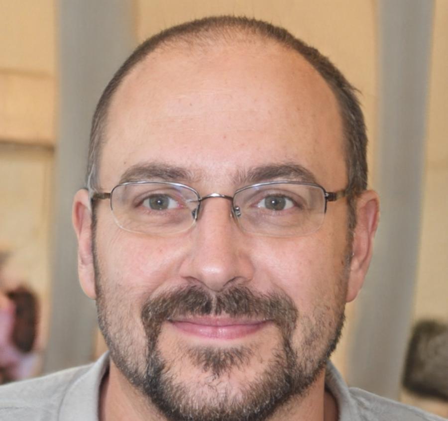 Portrait de Bertrand Lecomte, directeur pédagogique chez brevarinoxo